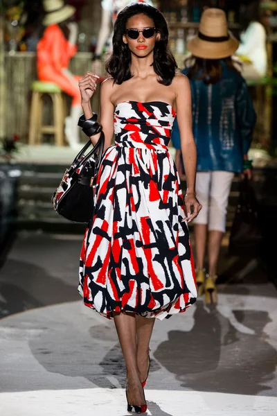 Look 15